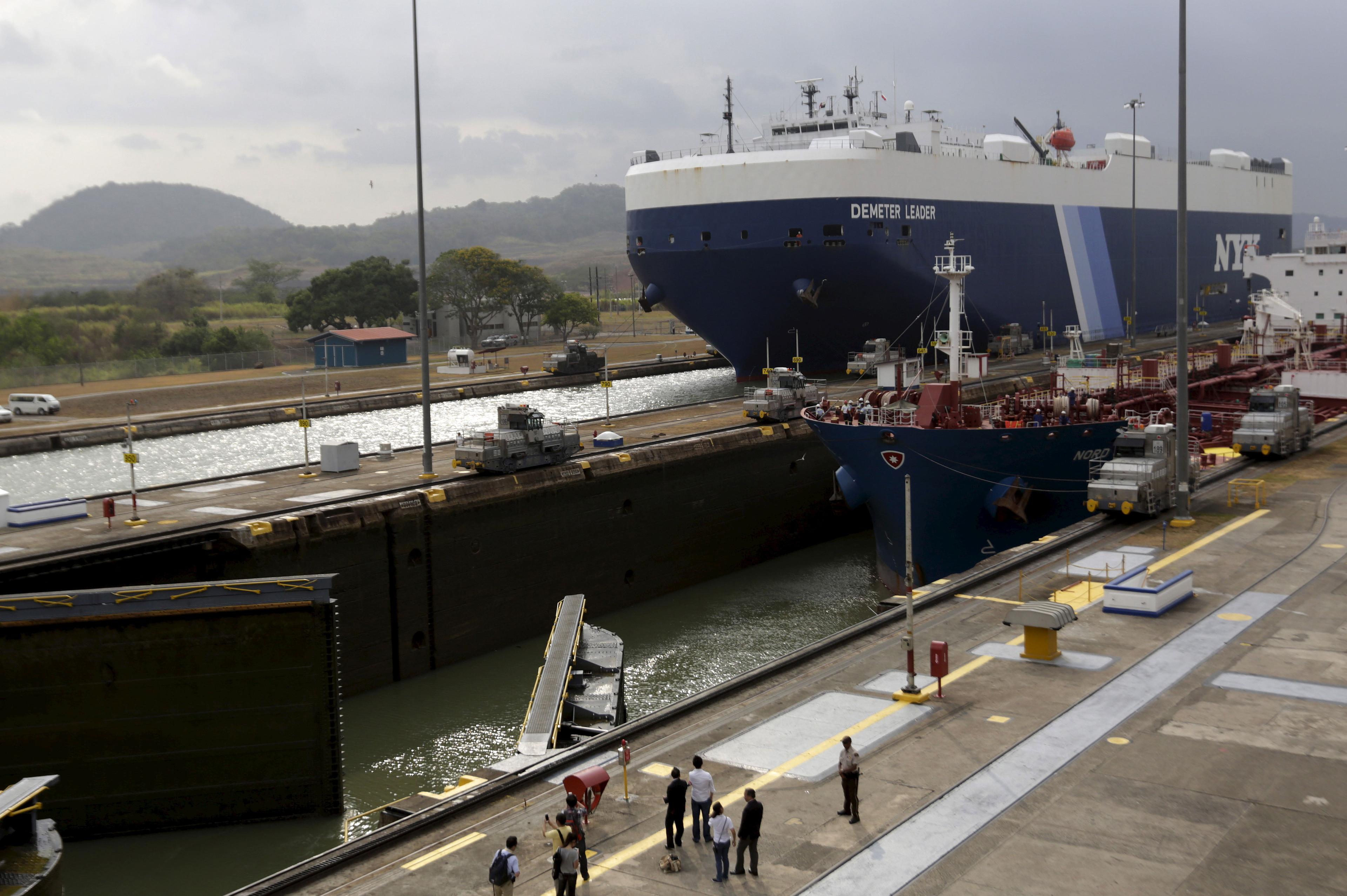 WTO cuts 2015 global trade growth forecast to 2.8%