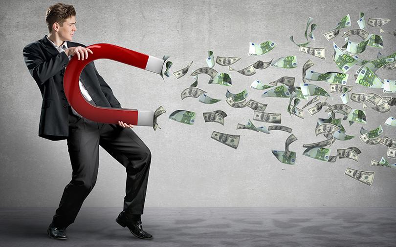 E-tail beats IT in paying top dollar to mid-level, senior execs: Randstad report