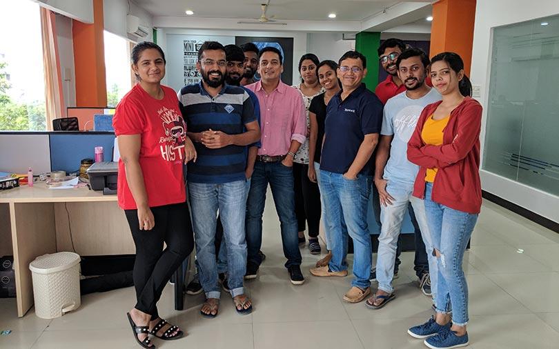 Accel, angels invest in workplace discussion app Hush