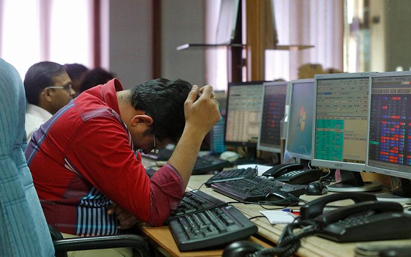 Markets end with losses for third day as IT stocks drag