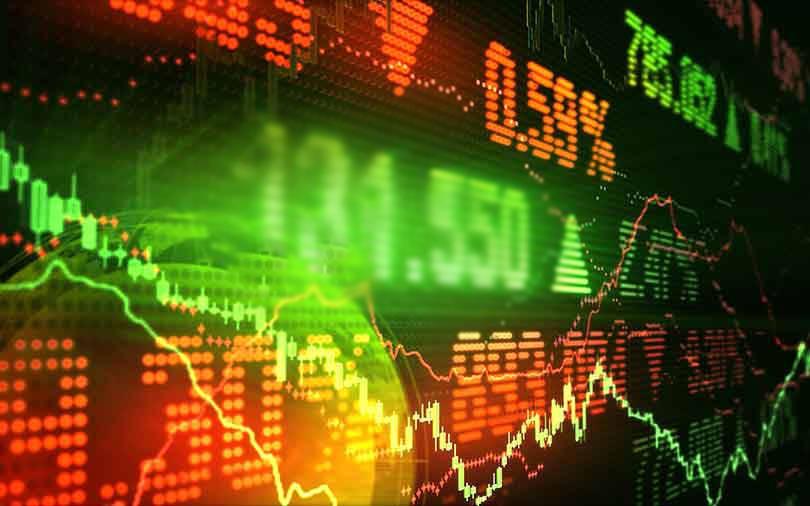 Gains in IT stocks propels indices to end 1% higher