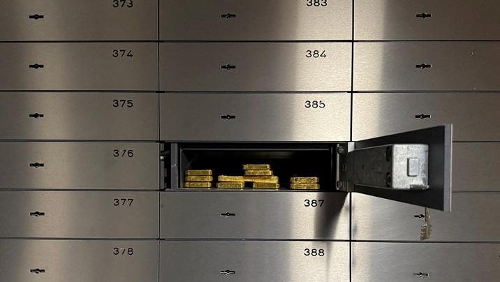 Gold set for best year in nearly half a century, silver heads for largest annual gain