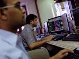 Indian shares rise as metals gain, Omicron fears ease