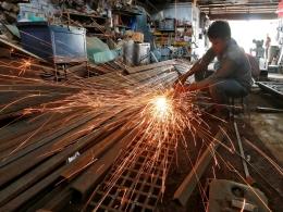 India's May factory activity grows at fastest pace since Oct 2020